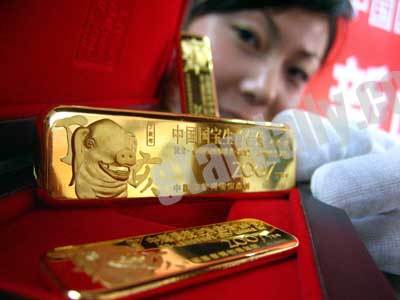 猪年贺岁新篇章 生肖金条限量发行，投资收藏两相宜